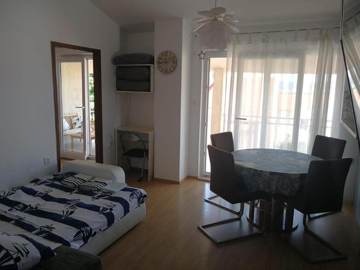 Apartmani Nea Biograd Na Moru Bagian luar foto