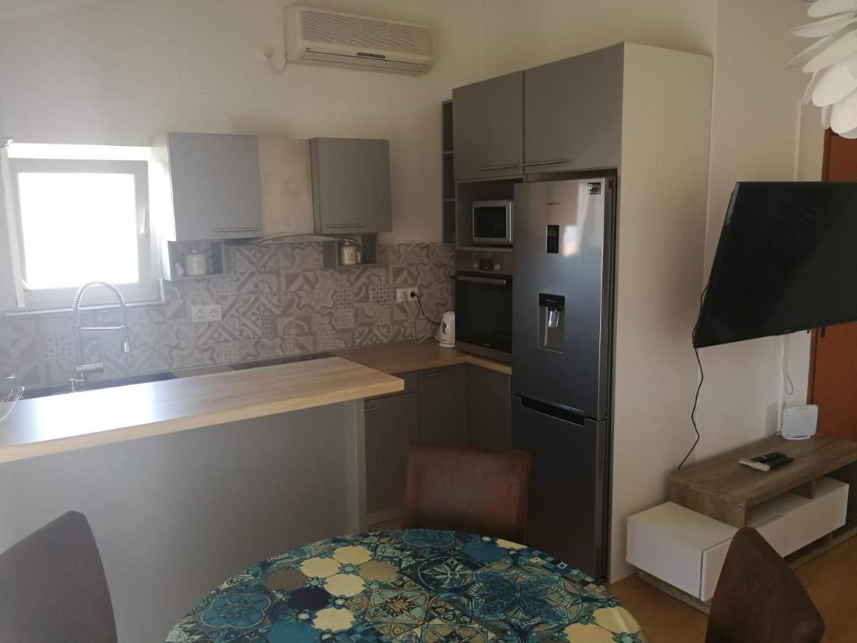 Apartmani Nea Biograd Na Moru Bagian luar foto