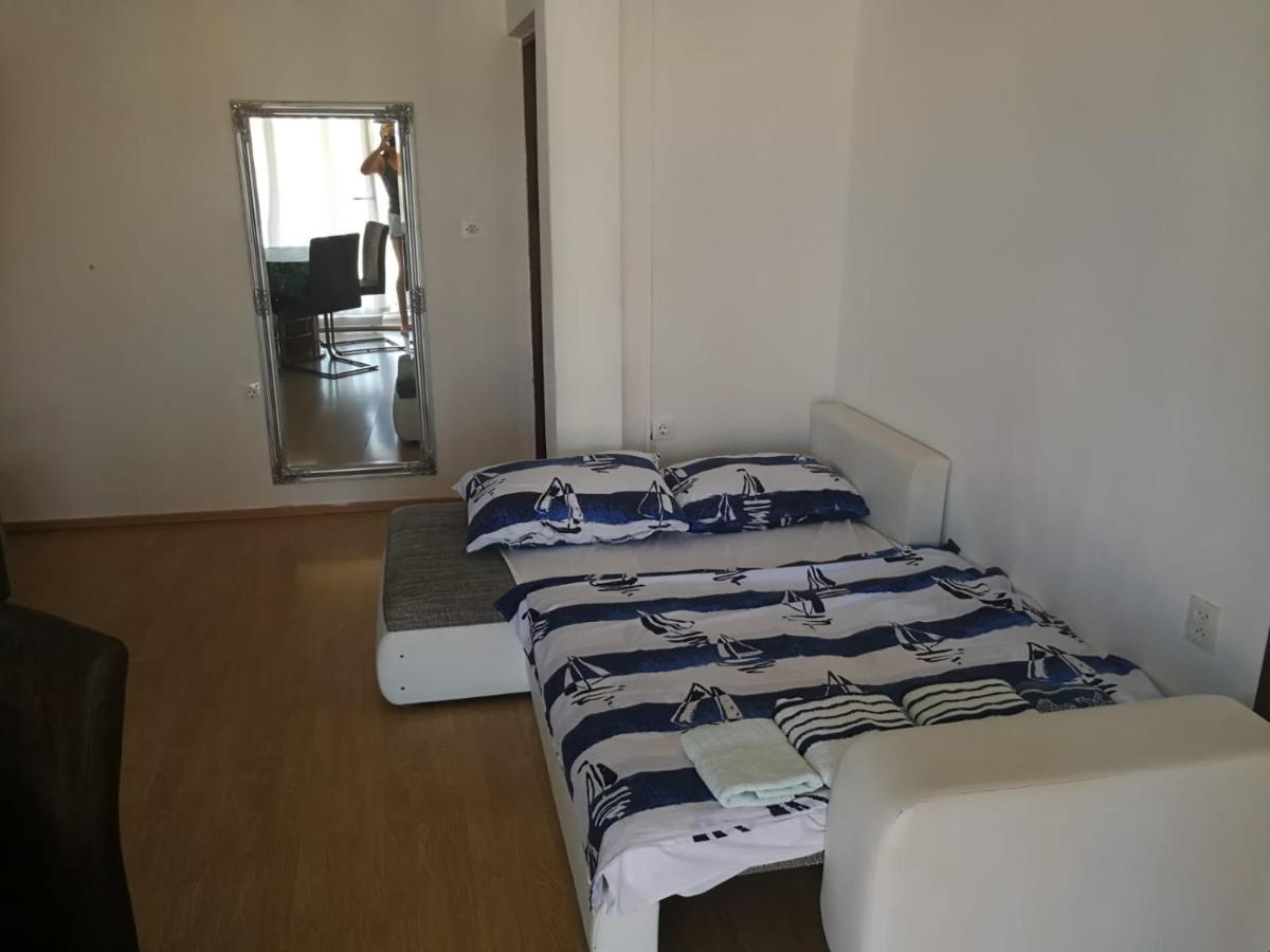 Apartmani Nea Biograd Na Moru Bagian luar foto