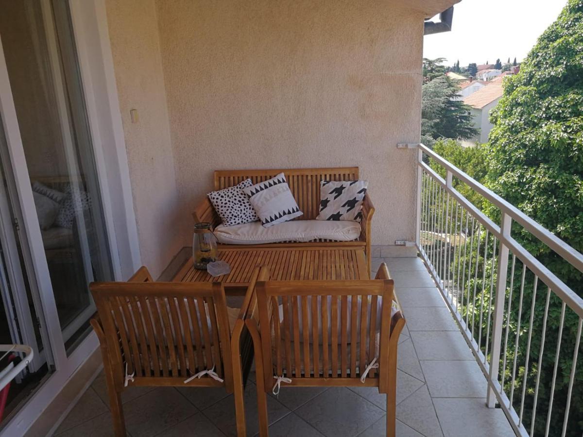 Apartmani Nea Biograd Na Moru Bagian luar foto