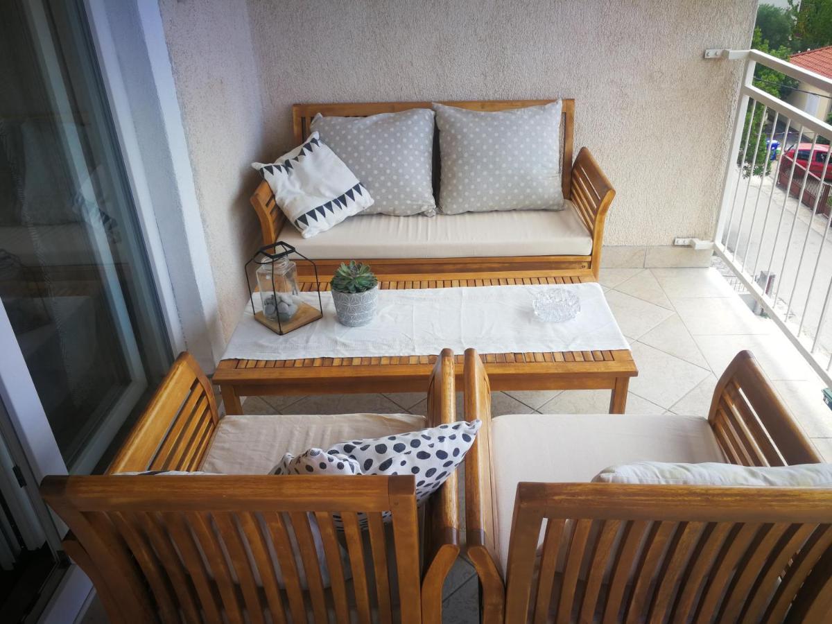 Apartmani Nea Biograd Na Moru Bagian luar foto